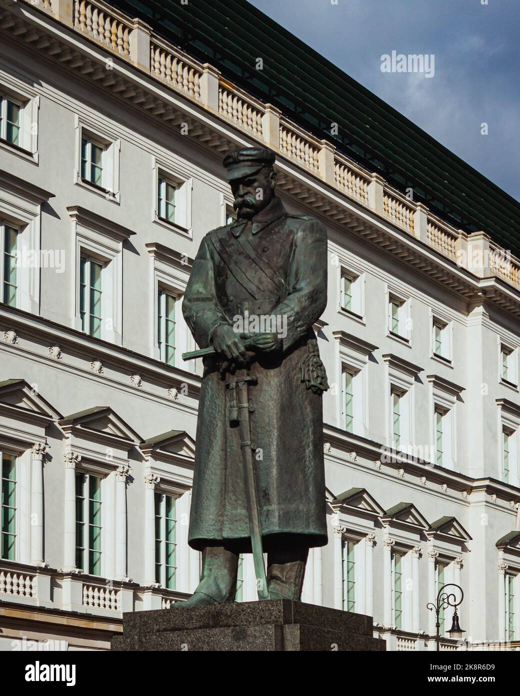 Eine Vertikale des Denkmals für Marschall Josef Pilsudski in Warschau, Polen Stockfoto