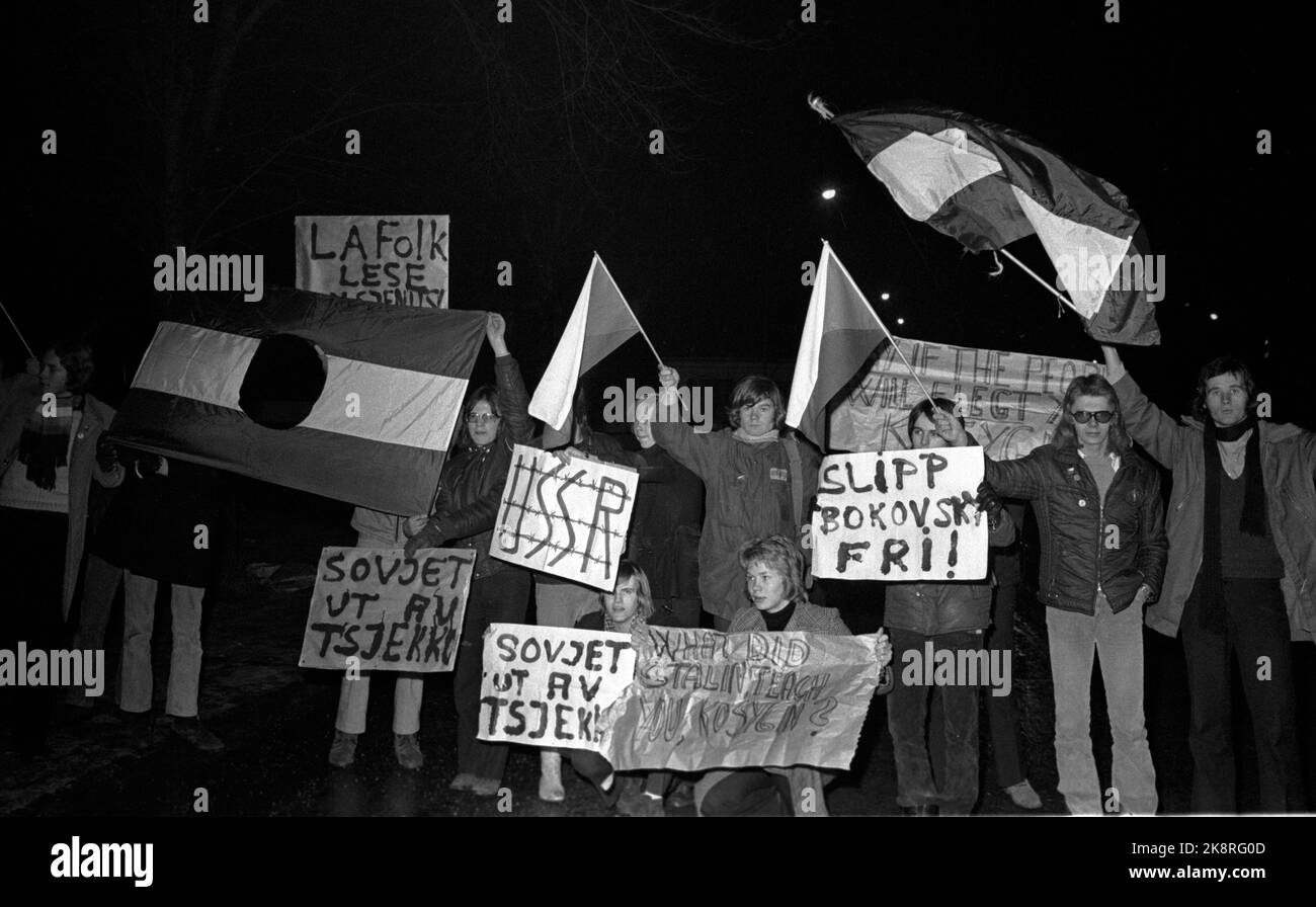 Oslo 19711205 der Premierminister des Sowjets Aleksej Kosygin wurde von Demonstranten auf dem Weg von Fornebu getroffen. Foto: Aaserud / Aktuell / NTB Stockfoto