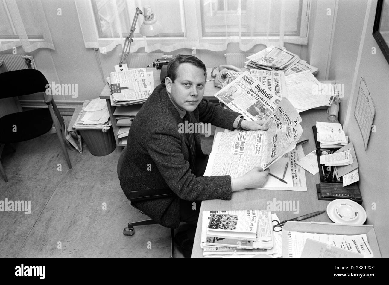 Oslo April 1970 Leiter der politischen Abteilung in Dagbladet, Redaktionssekretär Arve Solstad. Foto: Ivar Aaserud / Aktuell / NTB Stockfoto