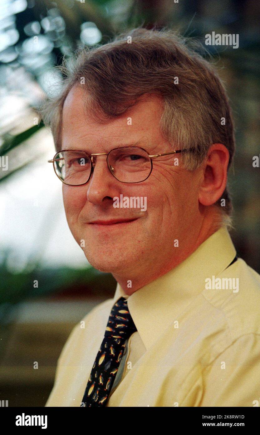 Oslo 19980819. Morten Ruud tritt die Nachfolge von Ann Kristin Olsen als Gouverneurin von Svalbard an. Foto: Knut Falch / NTB Stockfoto