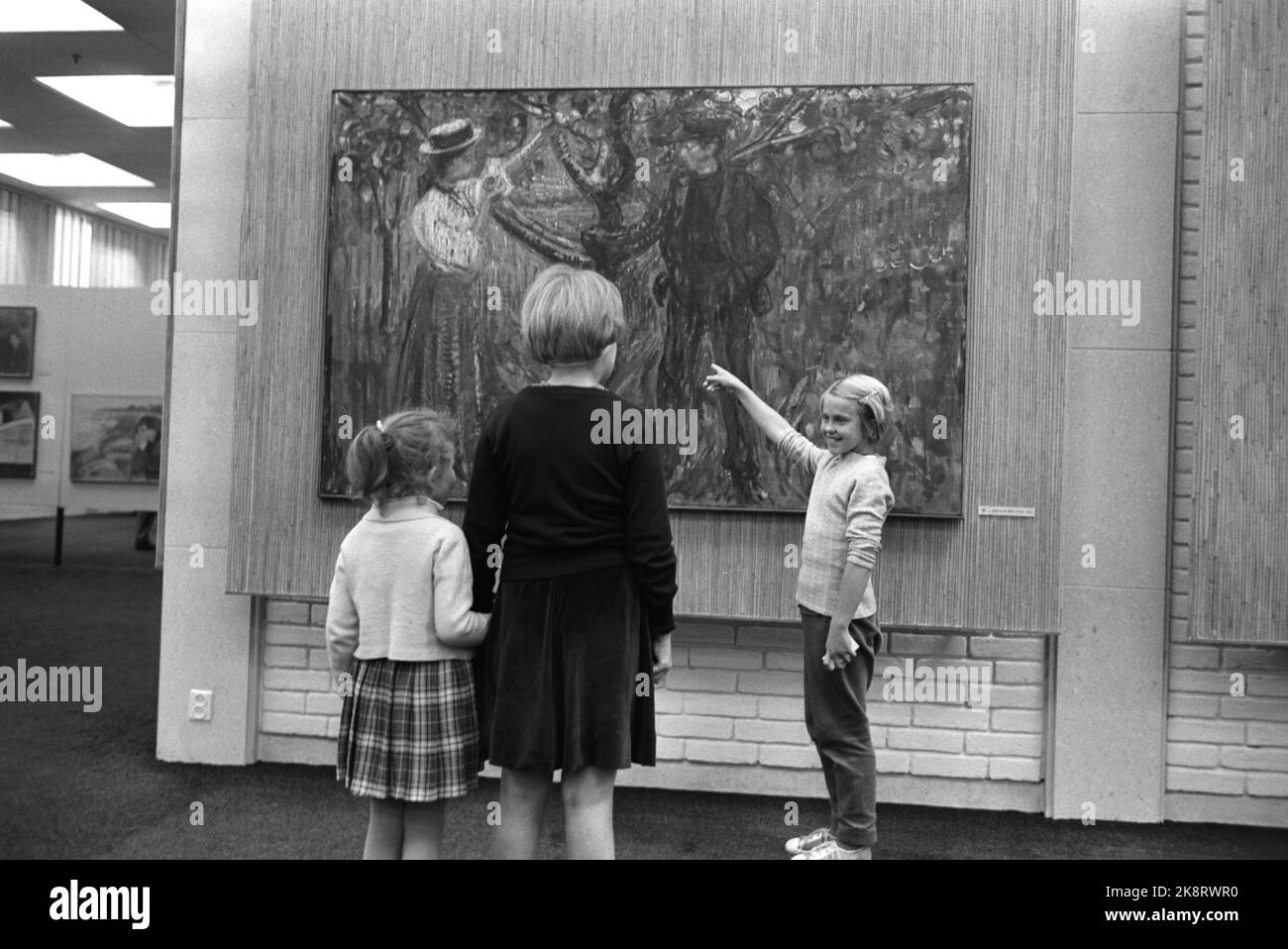 Adam und eva unter dem apfelbaum Schwarzweiß-Stockfotos und -bilder - Alamy