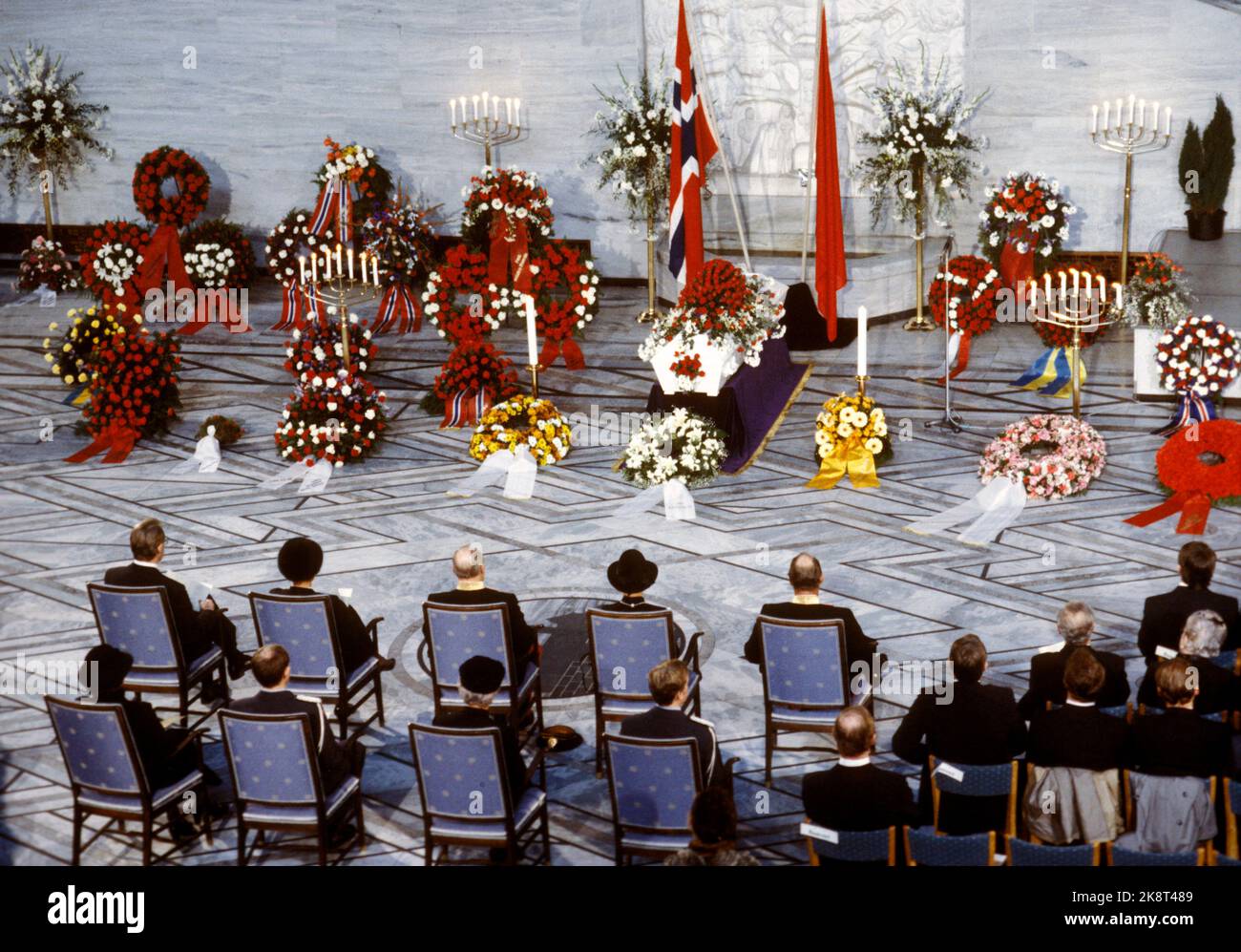 Oslo 19841128. Beerdigung der Politikerin Trygve Bratteli im Rathaus von Oslo mit der königlichen Familie. Foto: Bjørn Sigurdsøn NTB / NTB Stockfoto