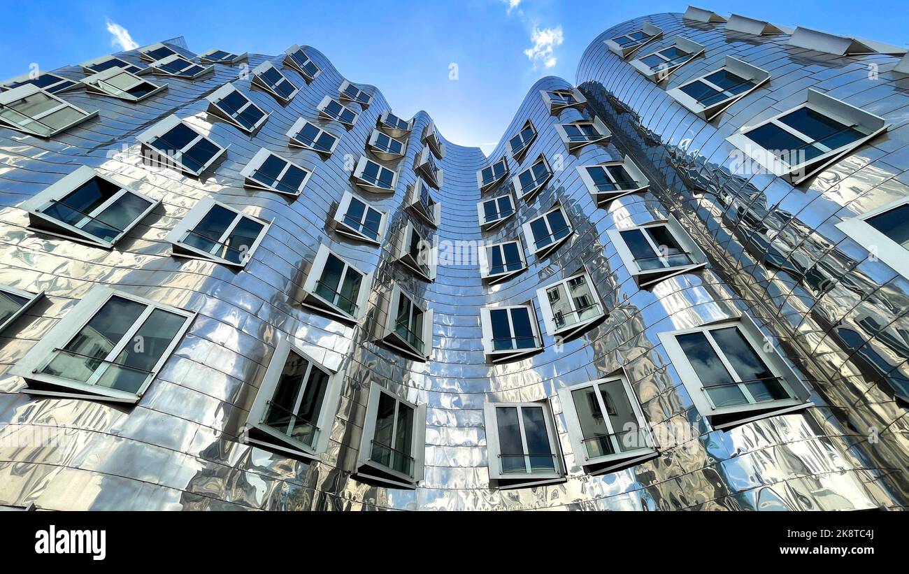 Architektur von Frank Gehry in Düsseldorf, Deutschland Stockfoto
