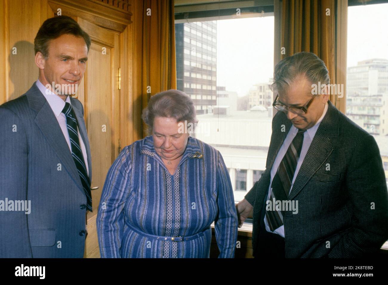 Oslo 1. April 1981. Pål Kraby und Tor Halvorsen im Büro der