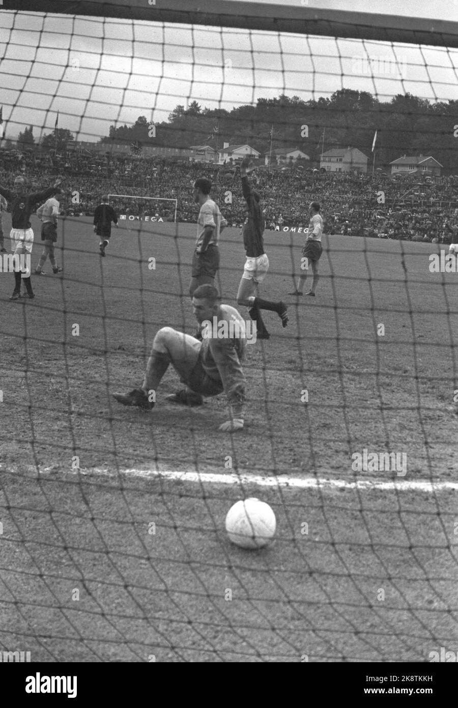 Oslo 3. September 1967. Länderspiel Norwegen - Schweden 3 - 1. Harald ...