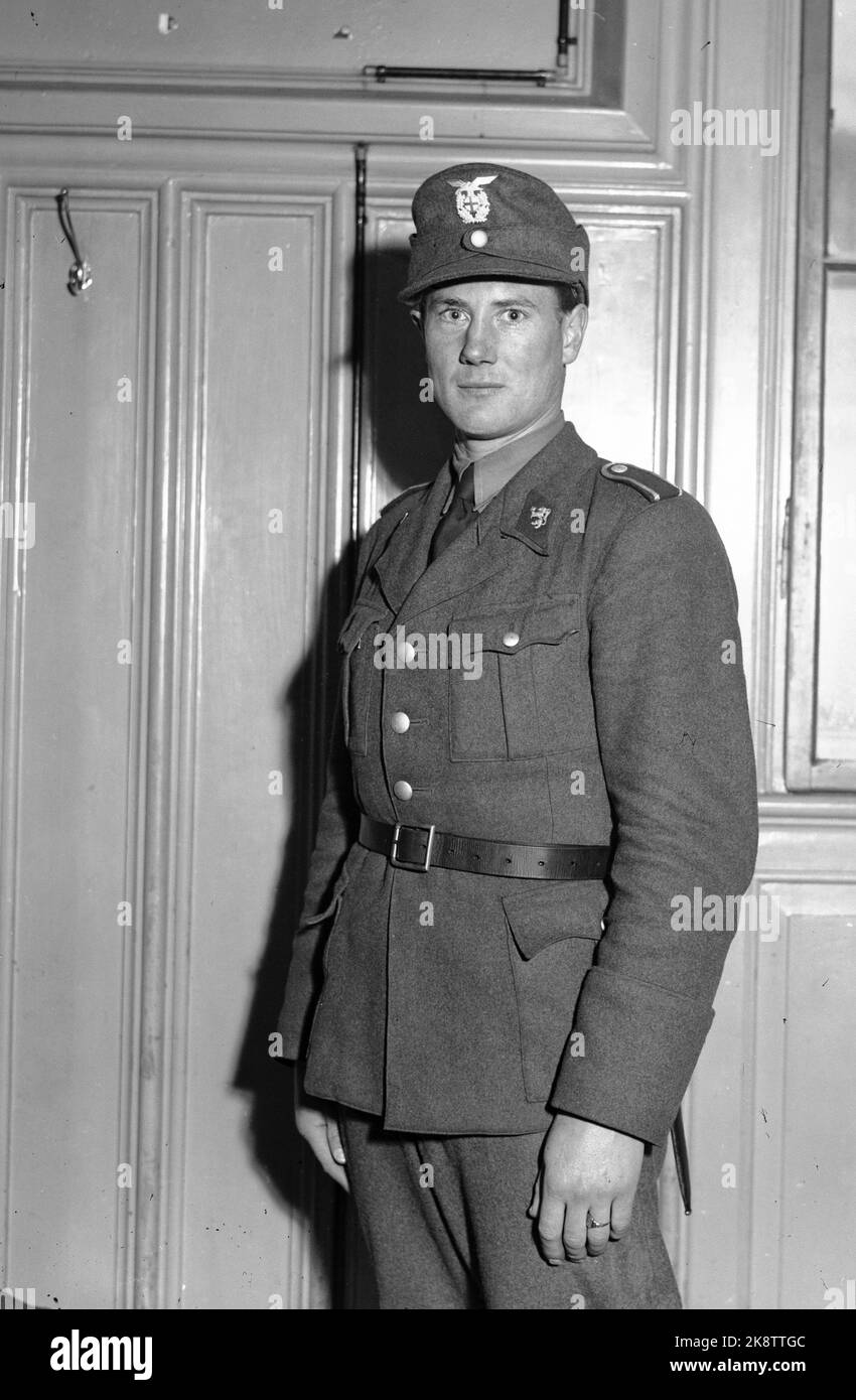 WW2 Oslo 19421119 die Staatspolizei, ein Staatspolizist in Uniform. Foto: Kihle / NTB *** das Foto wurde nicht verarbeitet ***** Stockfoto
