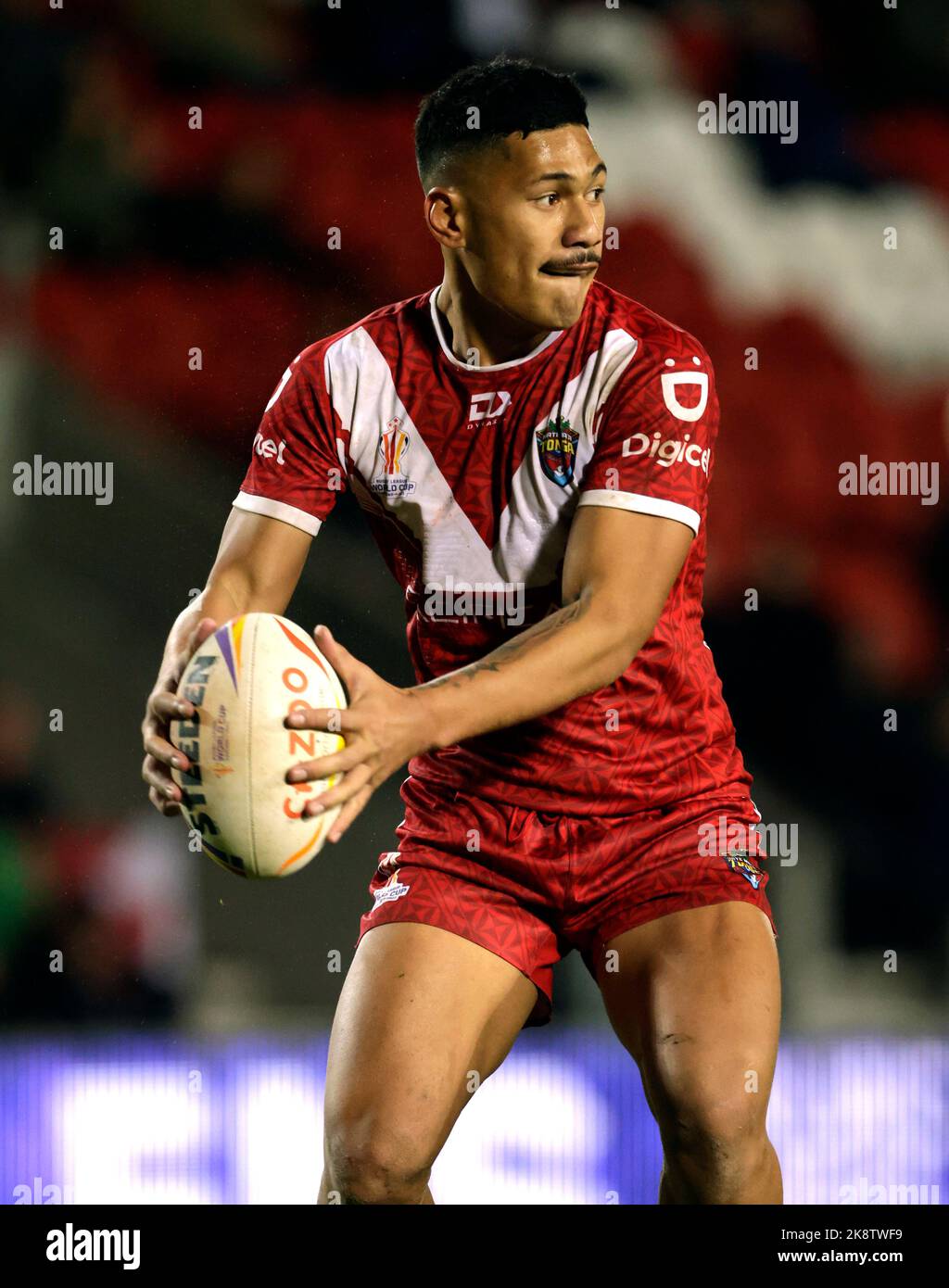 Tonga's Talatau Amone beim Rugby League World Cup-Spiel der Gruppe D im total Wicked Stadium, St. Helens. Bilddatum: Montag, 24. Oktober 2022. Stockfoto