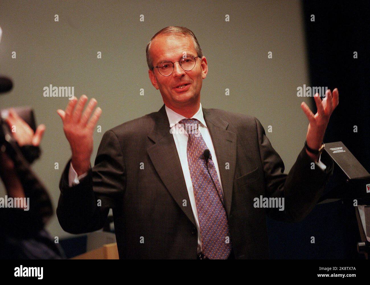 Oslo. CEO Arne Mårtensson von den schwedischen Handelsbanken kam am Freitag nach Oslo, um zu versuchen, die Fokus Bank vor Kreditkassen und Postbanken zu kaufen. Die Handelsbanken sind seit langem auf der FOCUS-Bank unterwegs, aber es war der Zusammenschluss der drei norwegischen Banken, der die schwedische Bank beschleunigt hat. 41745 (Foto: Morten Holm, NTB Plus) Stockfoto