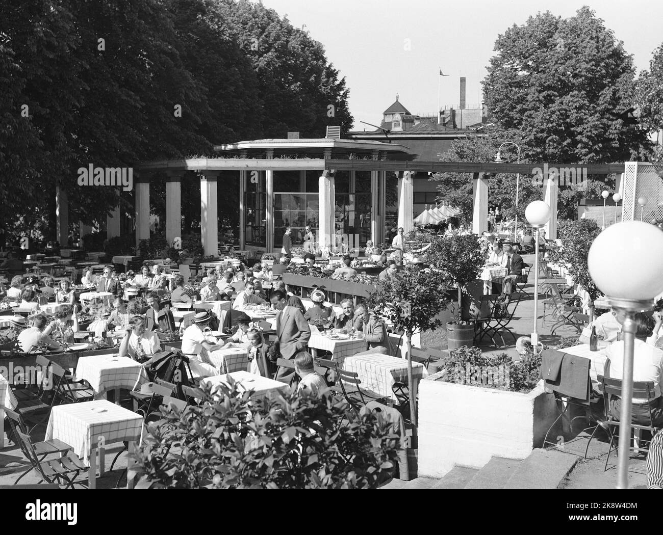 Oslo 1951. Utterestaurant in Oslo im Jahr 1951. Foto: Sverre A. Børretzen / Aktuell / NTB Stockfoto