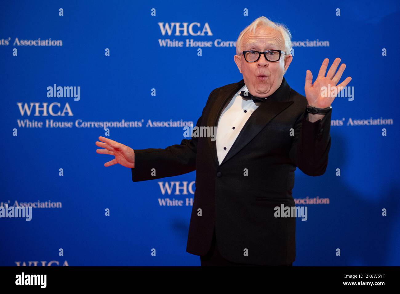 30. April 2022, Washington, District of Columbia, USA: Die Schauspielerin LESLIE JORDAN kommt zum Jahresessen der White House Correspondents Association 2022 im Washington Hilton Hotel an. (Bild: © Rod Lamkey/CNP über ZUMA Press Wire) Stockfoto