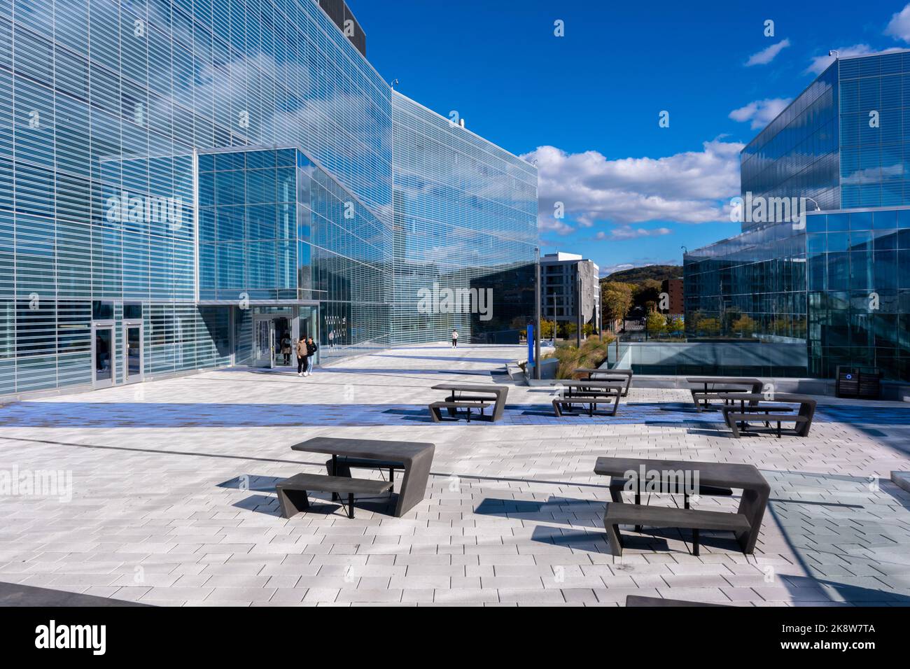 Montreal, CA - 10. Oktober 2022: Gebäude des Wissenschaftskomplexes der Universite de Montreal auf dem Campus MIL Stockfoto