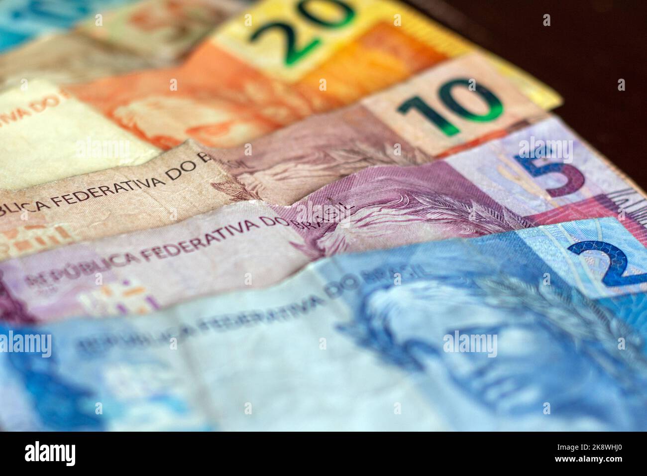 Offizielles Geld aus Brasilien. Brasilianische Real-Banknoten Stockfoto