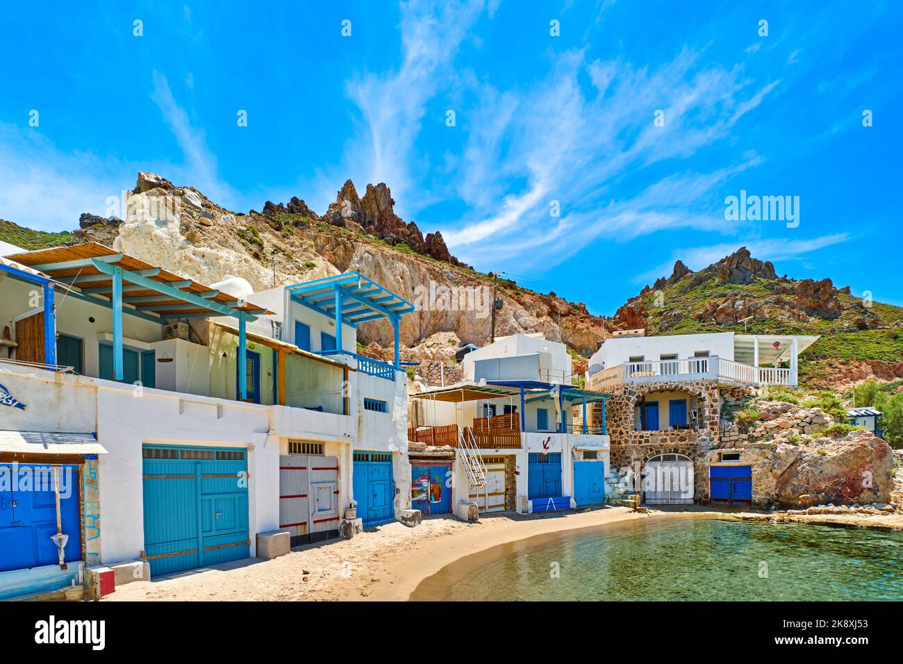 Traditionelles buntes Fischerdorf, Bootshaus, Insel Milos, Griechenland. Stockfoto