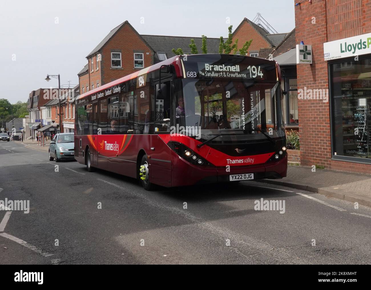 Thames Valley ADL Environ MMC Single Decker in Crowthrne -1 Stockfoto