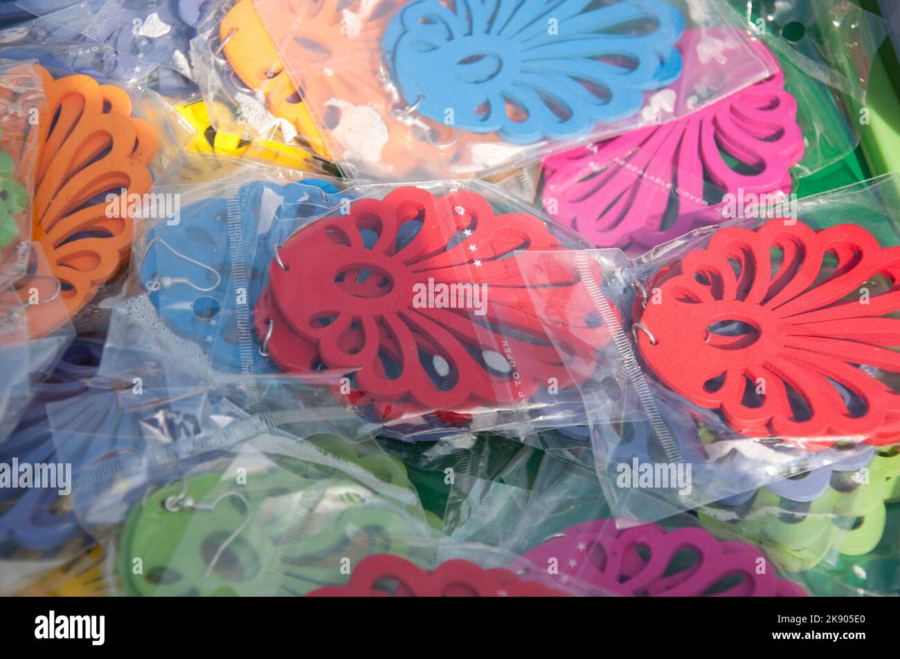 Zubehörstand, Bounds Green Market, London, Großbritannien Stockfoto