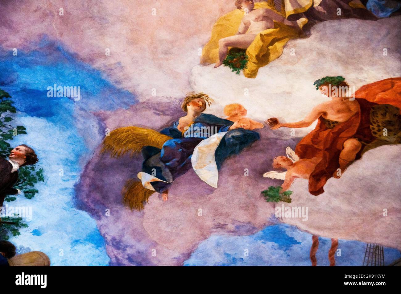 Bemalte Decke im Schloss Schönbrunn in Wien, Österreich Stockfoto