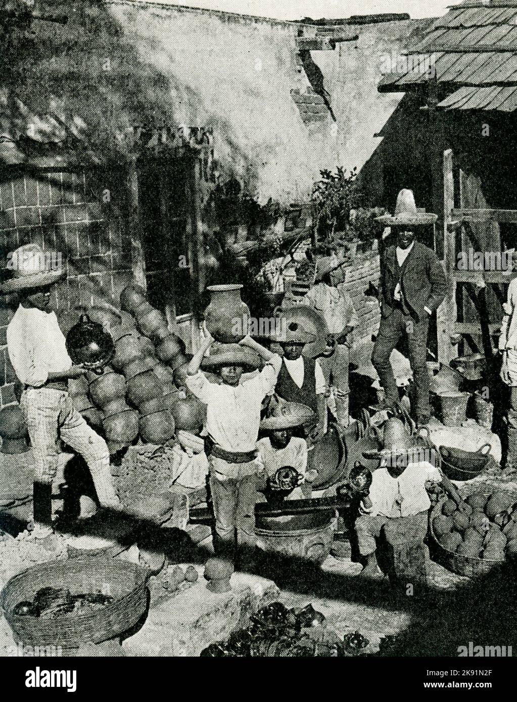 Die Überschrift von 1914 lautet: „Mexiko - eine Familie von Alfareros [Töpfer]. Stockfoto