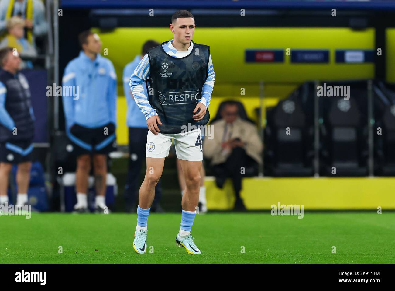 DORTMUND, DEUTSCHLAND - 25. OKTOBER: Phil Foden von Manchester City während des UEFA Champions League-Spiel der Gruppe G zwischen Borussia Dortmund und Manchester City im Signal Iduna Park am 25. Oktober 2022 in Dortmund (Foto: Marcel ter Bals/Orange Picles) Stockfoto