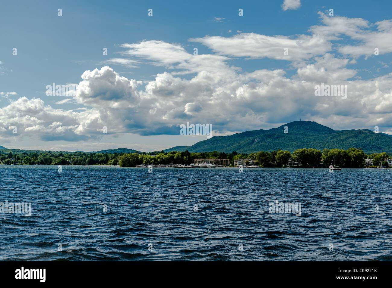 Der Magog-See ist ein Süßwassersee in der Region Estrie in Quebec, Kanada. Stockfoto