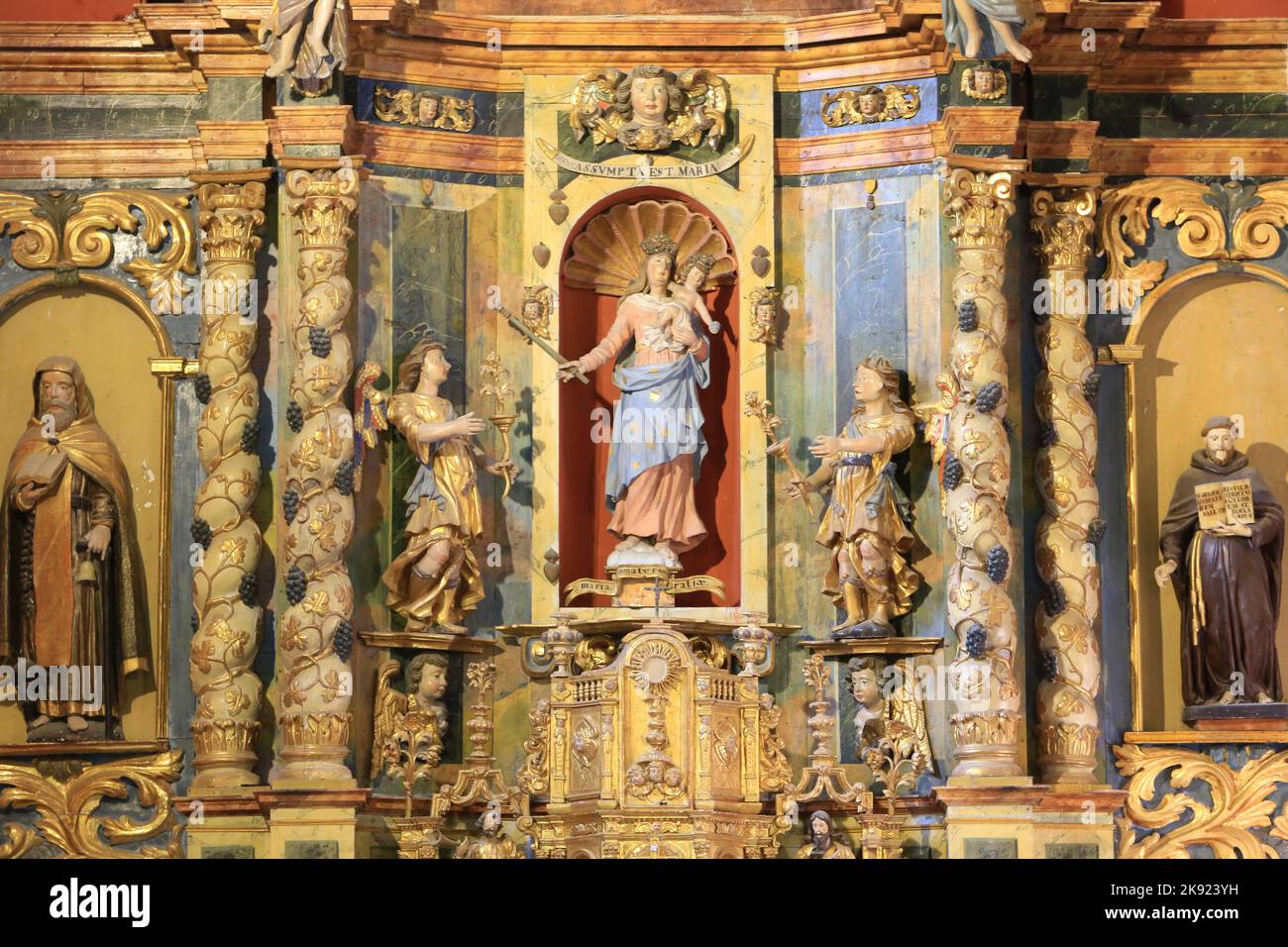 Tabelle. Eglise Notre-Dame de la Gorge. Les Contamines-Montjoie. Haute-Savoie. Auvergne-Rhône-Alpes. Frankreich. Europa. Stockfoto