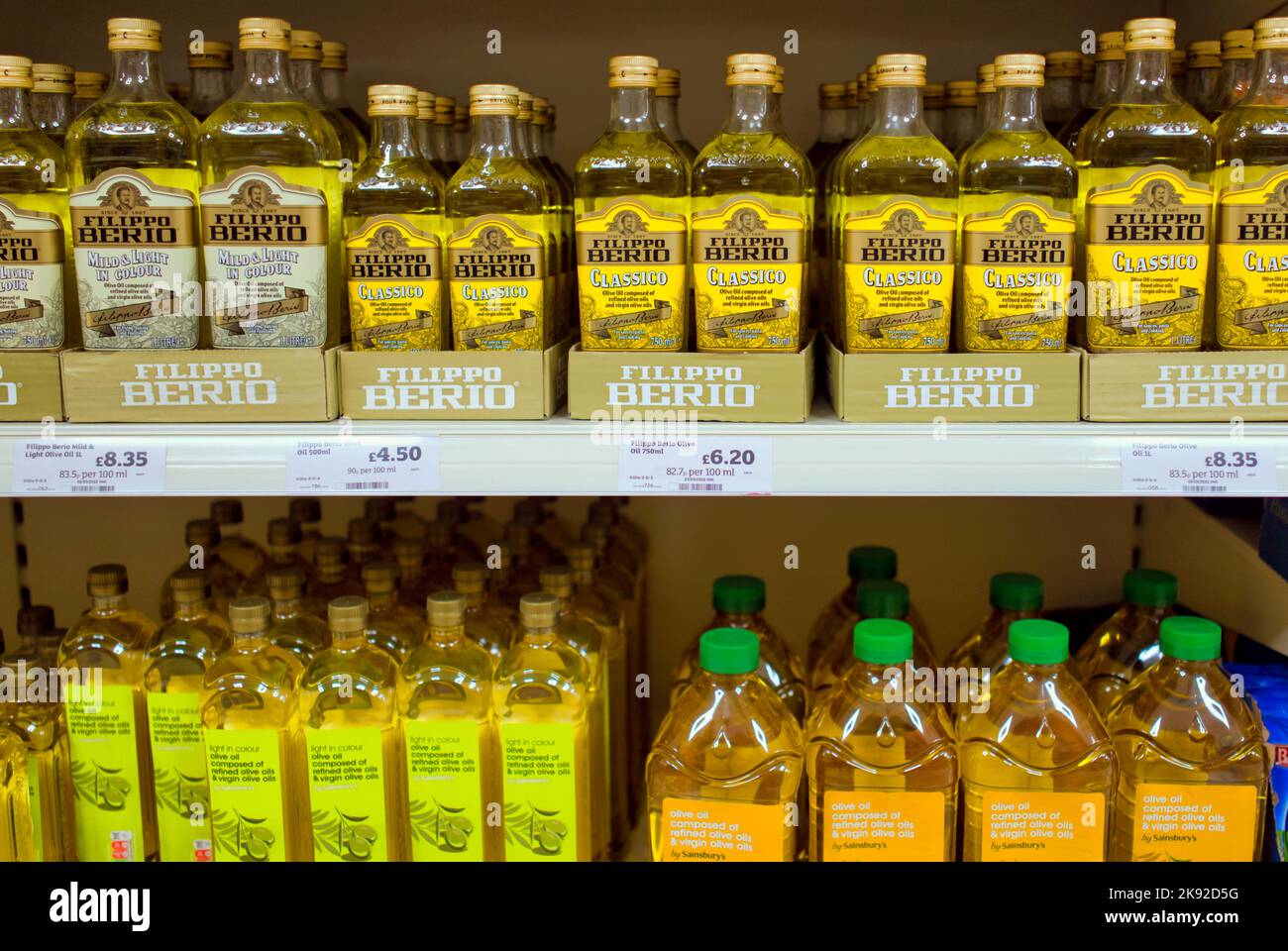 Supermarkt Aisle berio Olivenöl Stockfoto