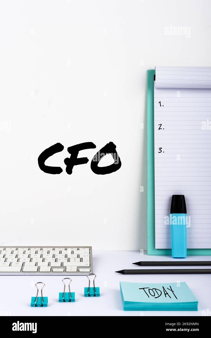 Handschriftentext CFO. Konzept, das bedeutet, dass Chief Financial Officer die finanziellen Maßnahmen des Unternehmens leitet Stockfoto