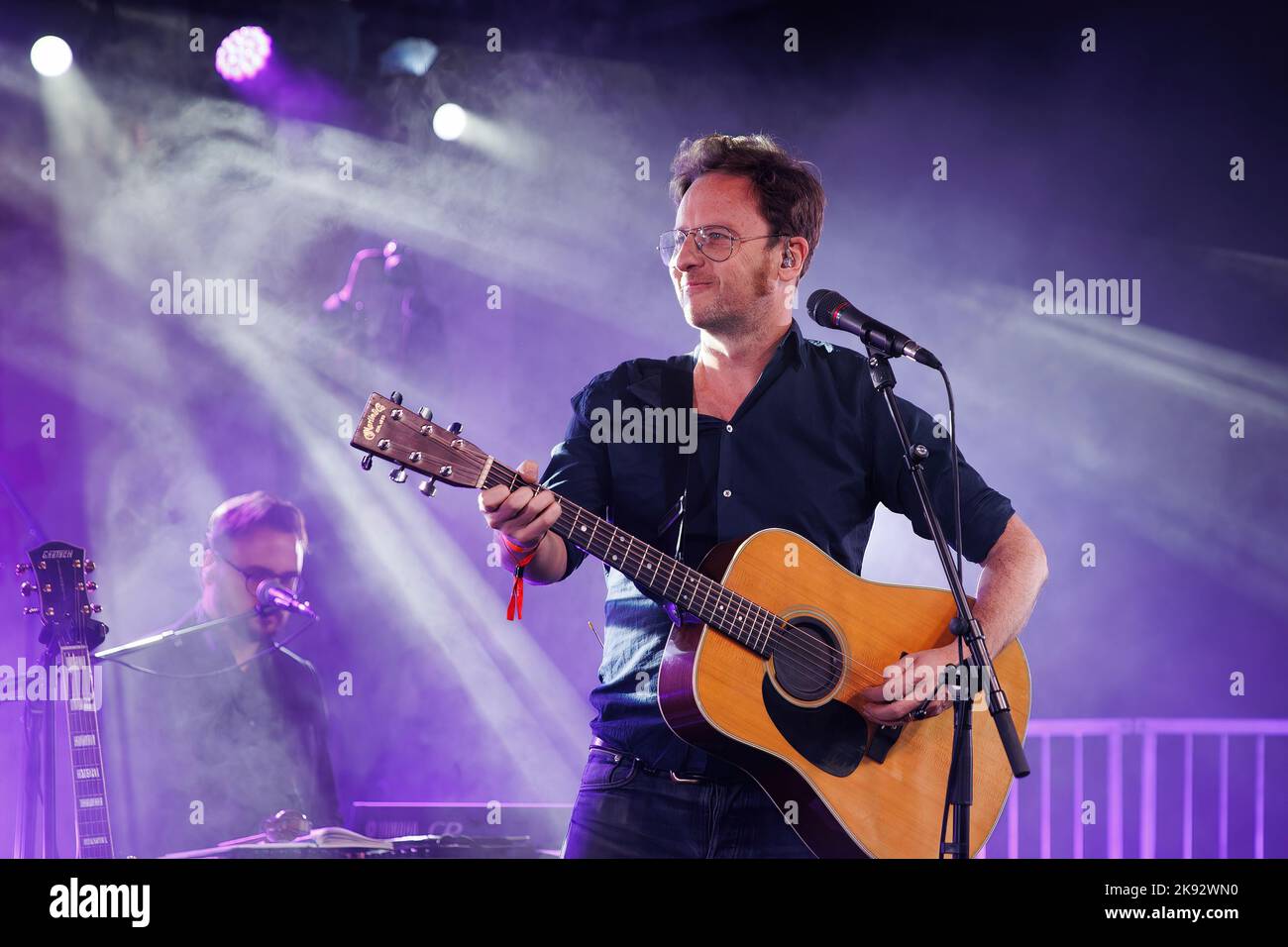 BARCELONA - APR: Mishima (Band) spielt am 23. April 2022 auf der Bühne des Antiga Fabrica Estrella Damm in Barcelona, Spanien. Stockfoto