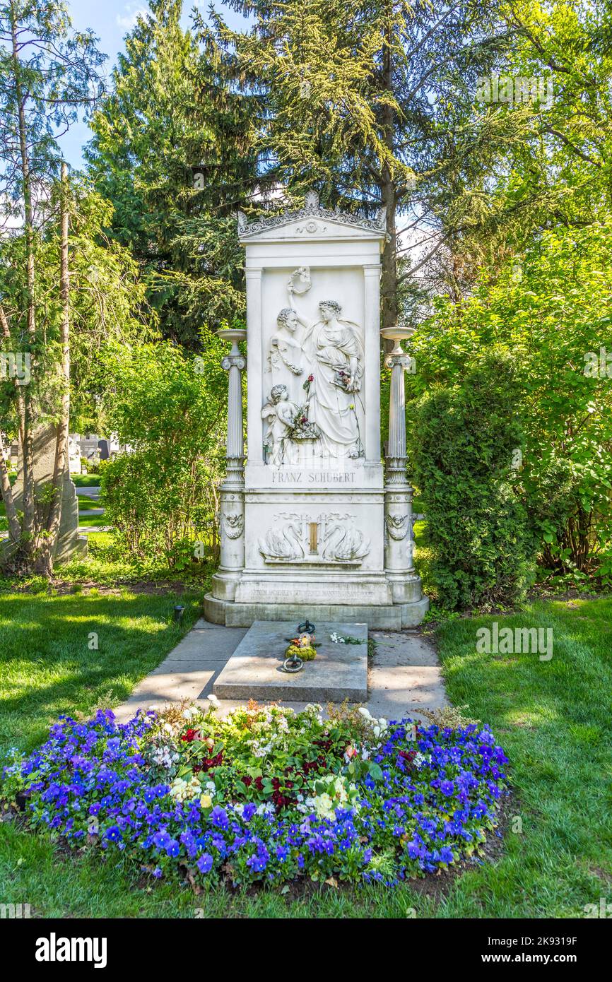 WIEN, ÖSTERREICH - APR 26, 2015: Franz Schubert Denkmal im Zentralfriedhof, Wien, Österreich. Stockfoto