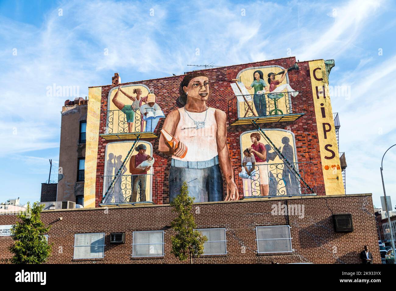 NEW YORK, USA - OCT 21 2015: Bunte Wandmalerei in New York. Besonders in Brooklyn sind Wandmalereien an den alten, nicht restaurierten Häusern üblich. Stockfoto