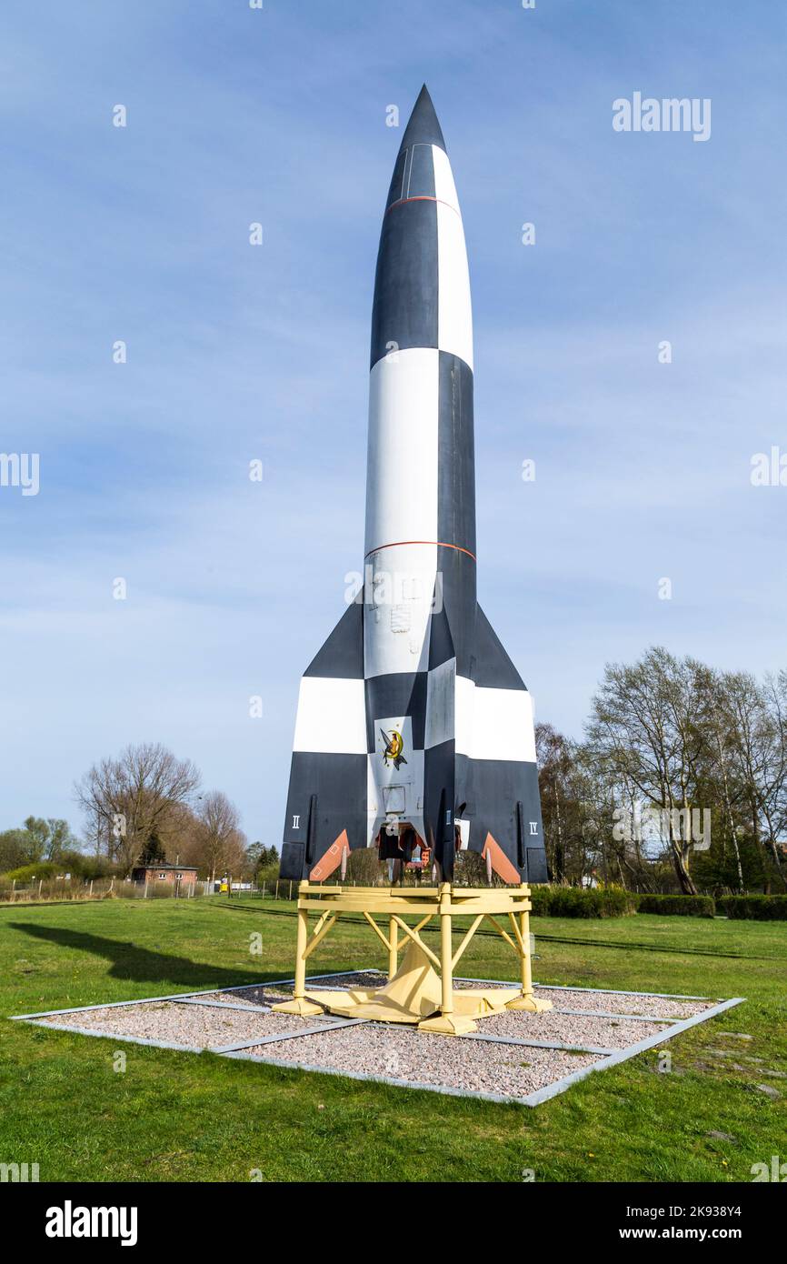 PEENEMÜNDE, DEUTSCHLAND - 17. APRIL: Deutsche WW2 V2-Rakete am 17. April 2014 in Peenemünde, Deutschland. Ab 1943 waren große Zahlen der Rakete ma Stockfoto