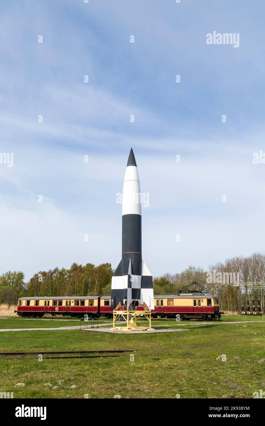 PEENEMÜNDE, DEUTSCHLAND - 17. APRIL: Deutsche WW2 V2-Rakete am 17. April 2014 in Peenemünde, Deutschland. Ab 1943 waren große Zahlen der Rakete ma Stockfoto