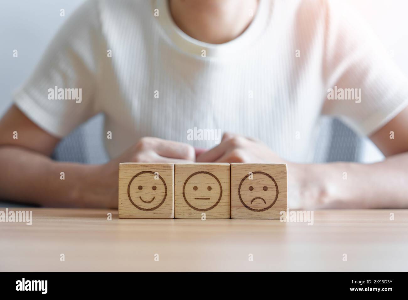 Emotionalblock für Kundenbewertung, Erfahrung, Feedback, Zufriedenheit, Umfrage, Bewertung, Bewertung, Stimmung, Welttag für psychische Gesundheit Konzept Stockfoto