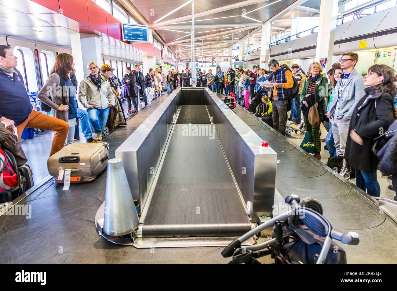 Wo Kann Man Am Flughafen Tegel Mit Dem Motorrad Parken www.alamy.de