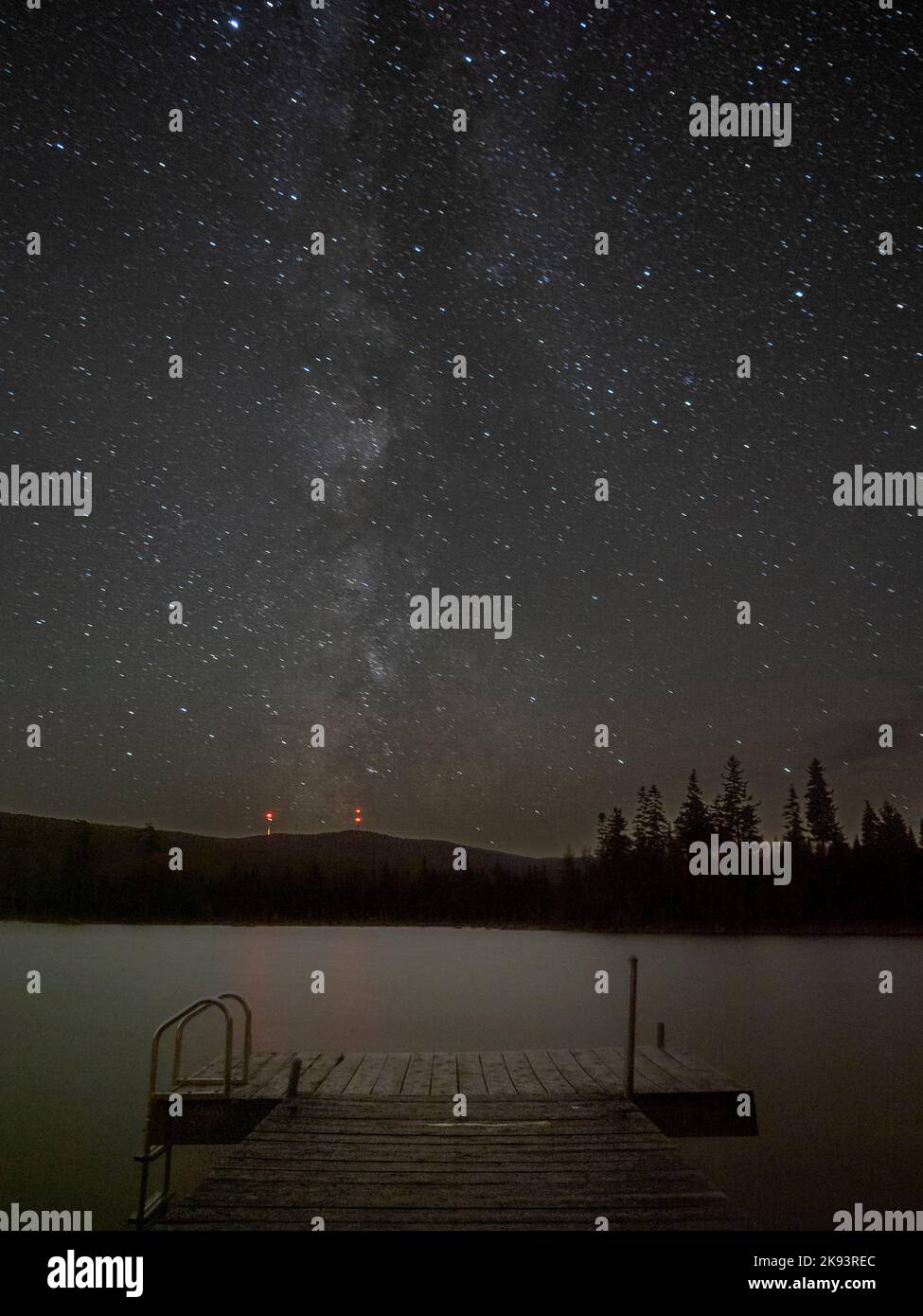 Nachthimmel voller Sterne in Laurentides, Quebec, Kanada Stockfoto