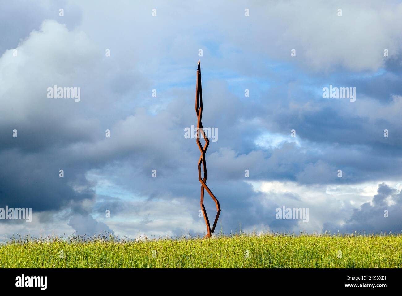 St. Wendel - DEUTSCHLAND, 21. MAI: Skulptur der Straße der Skulpturen am 21. Mai 2013 in St. Wendel, Deutschland. 1971 initiierte der Bildhauer Leo Kornbrust Stockfoto