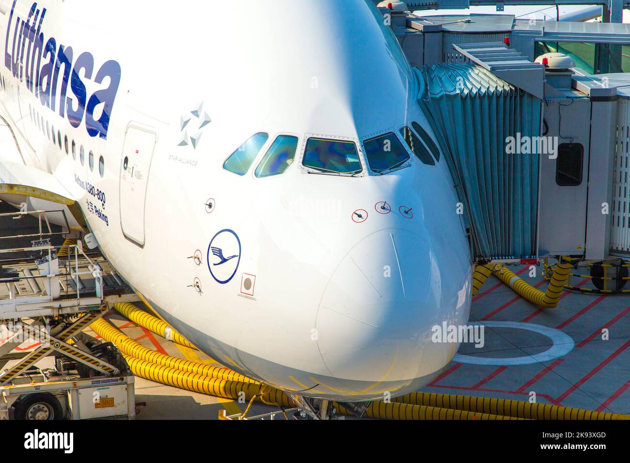 Lufthansa a380 cockpit -Fotos und -Bildmaterial in hoher Auflösung – Alamy