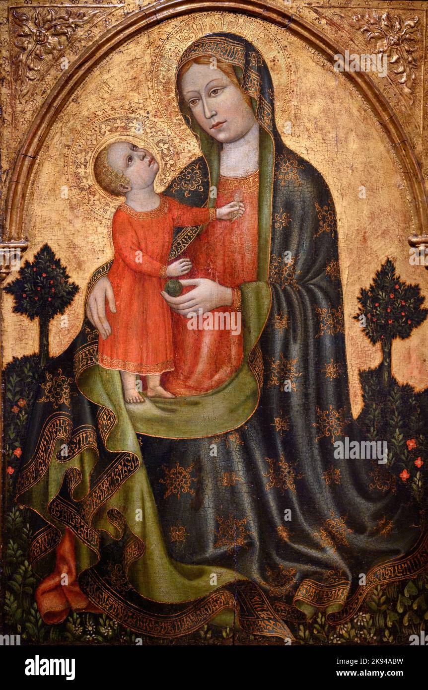 Jungfrau und Kind (um 1425–1430) von einem venezianischen Maler. Tempera auf Holz. Stockfoto