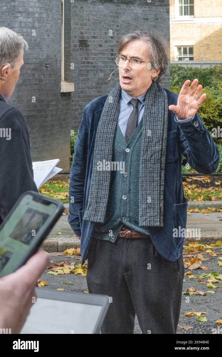 Robert James Kenneth Peston, außerhalb der Downing Street, London, Großbritannien Stockfoto