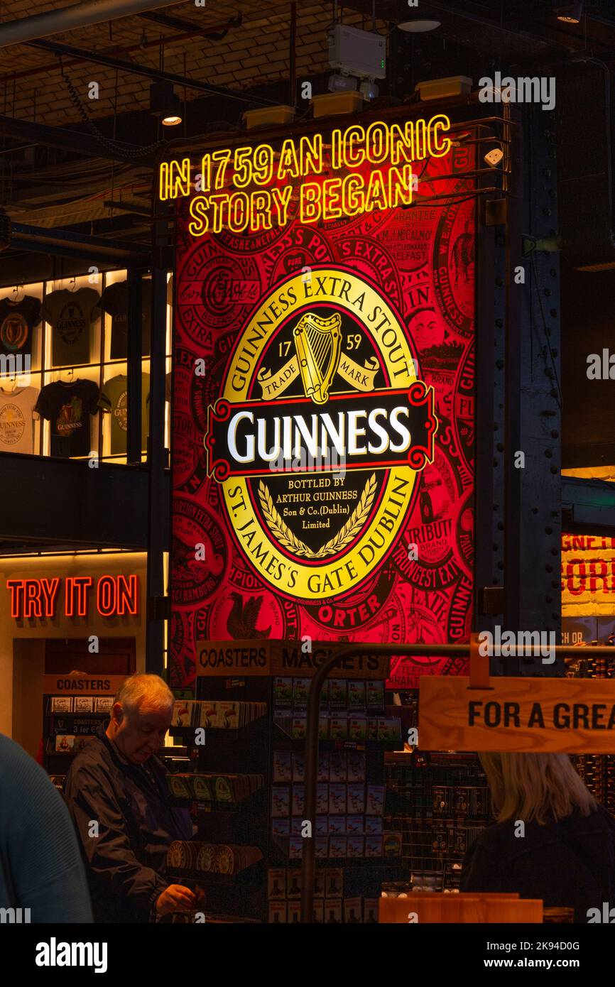 Irland Irland Irland Irland St James's Gate Guinness Storehouse Bier Stout Porter Entry Sign Museum 1759 begann eine ikonische Geschichte Anzeige Geschichte Anzeige Stockfoto
