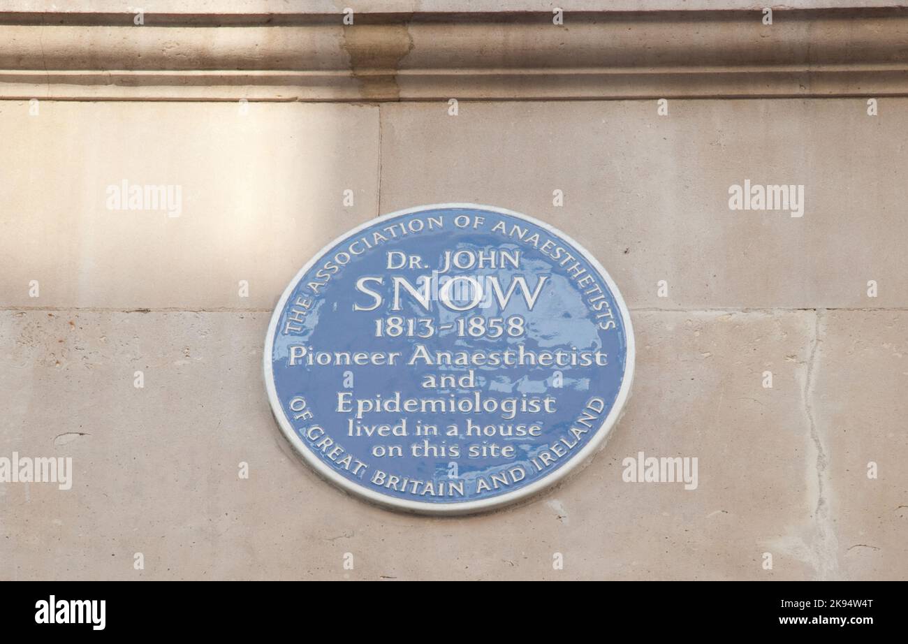 Plakette, die zeigt, wo John Snow, berühmter Anästhesist und Epidemiologe, Soho, London, Großbritannien, lebte - Dr. John Snow gilt als Vater der Epidemiologie Stockfoto