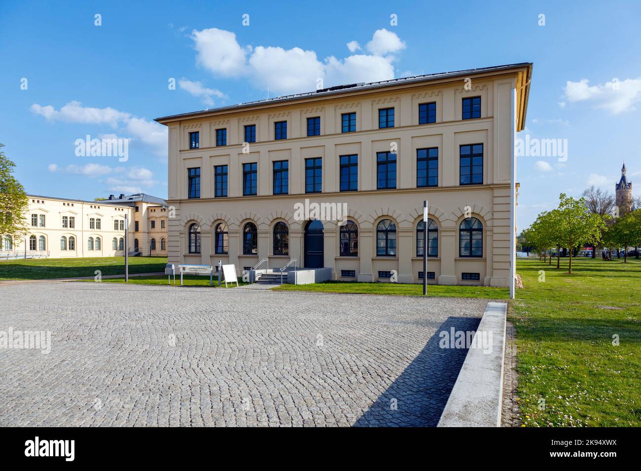 Ministerium für Soziales, Gesundheit und Sport des Landes Mecklenburg-Vorpommern mit Sitz im historischen Marstall Schwerin Stockfoto