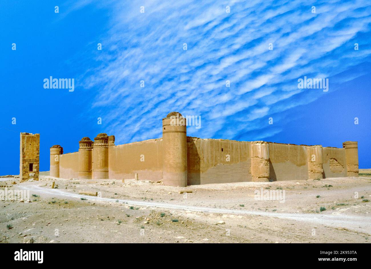 AL-SUKHNAH, SYRIEN - Okt 23: Qasr al-Hayr al-Sharqi Burg in der syrischen Wüste am 23. Oktober 1996 in AlSukhnah, Syrien. Es wurde von den Umayyad cali gebaut Stockfoto