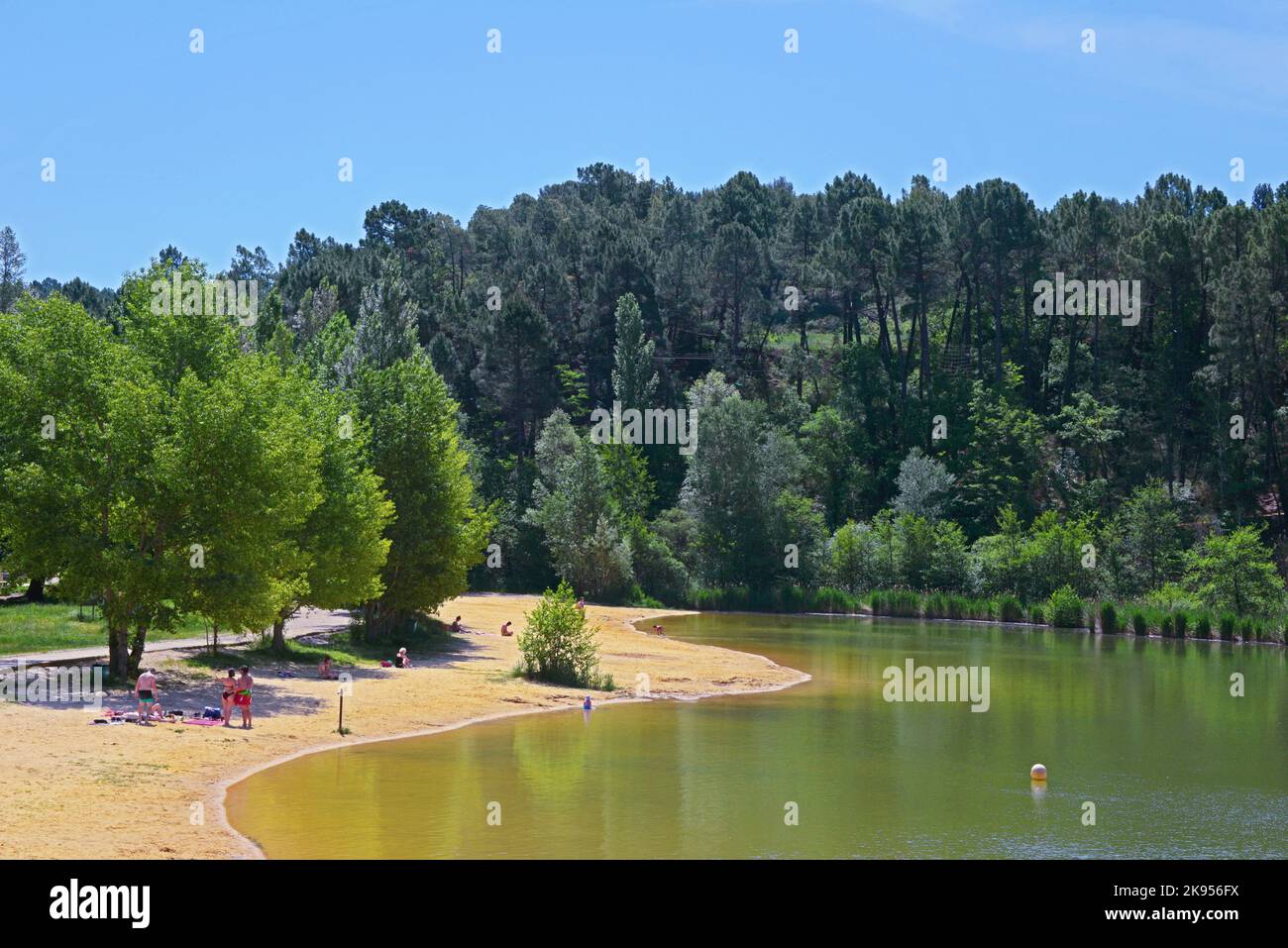 Kleiner See von Salettes im Naturpark von Ventoux, Frankreich, Provence, Vaucluse, Mormoiron Stockfoto