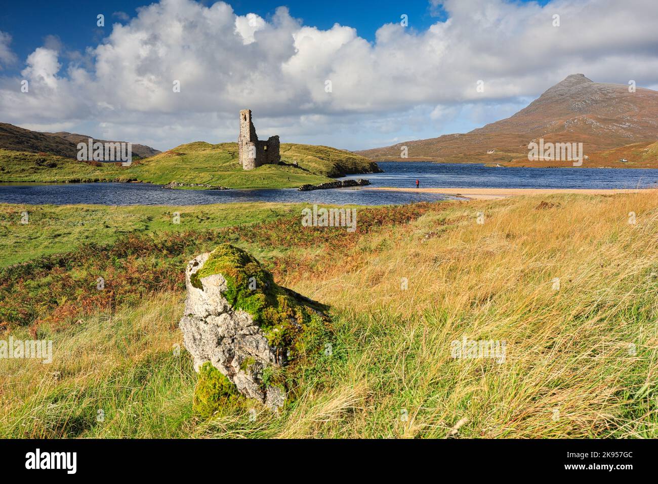 Assynt ist für seine Landschaft und seine bemerkenswerten Berge bekannt, die sich im Gebiet des nordwestlichen Sutherlands-Hochlandes Schottland befinden Stockfoto