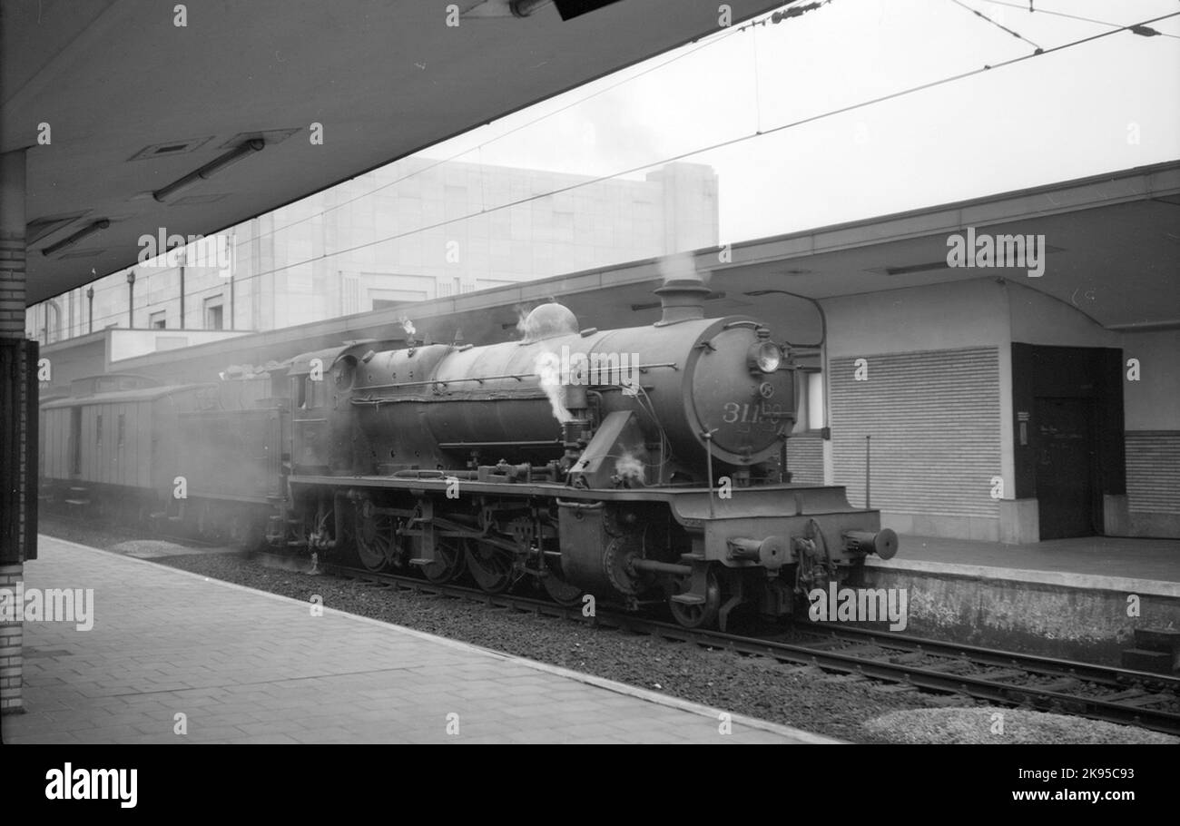 Belgische Staatsstraßen, SNCB/NMBS, FT 31 138. Brüssel Noord. Stockfoto