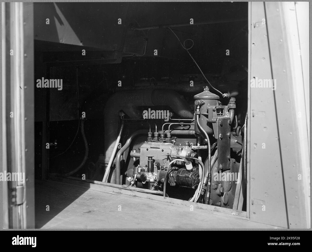 Der Motor in Bus Nr. 62. Stockholm-Roslagens Railway, SRJ. Stockfoto