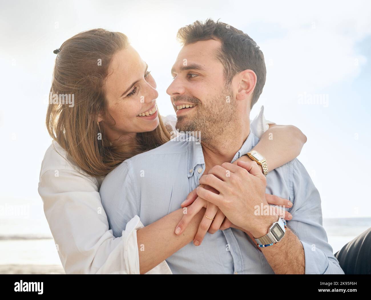 Lange Umarmung Zwischen Mann Und Frau www.alamy.de