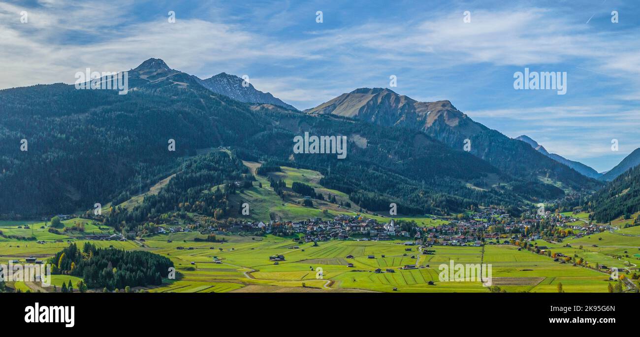 Luftaufnahme zur Tiroler Zugspitz Arena rund um Ehrwald und Lermoos in Österreich Stockfoto