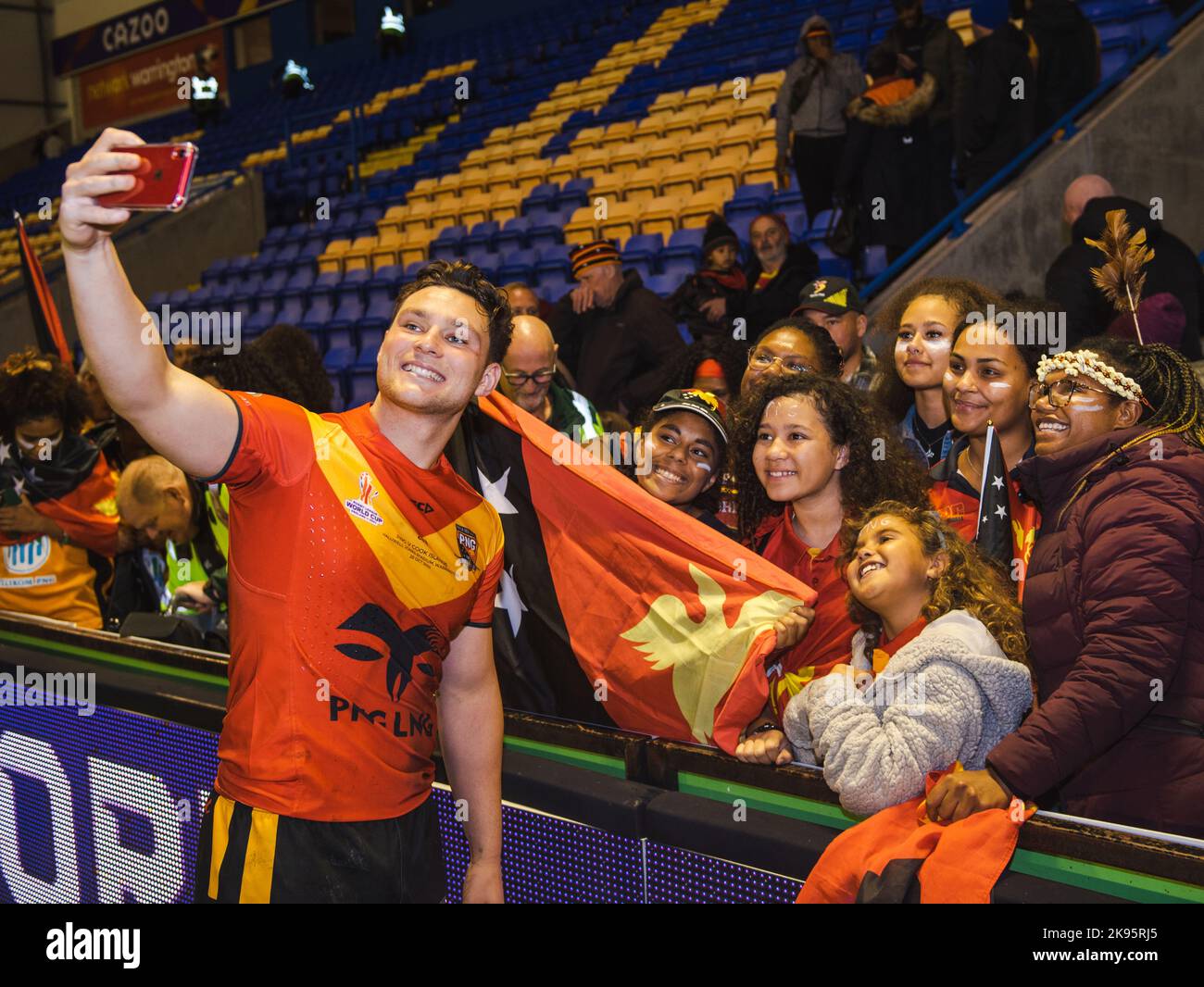 Papua-Neuguinea – Cook Islands im Halliwell Jones Stadium, Warrington Stockfoto