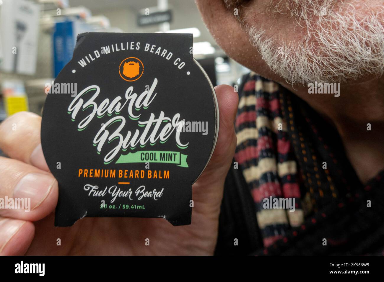 CVS ist eine nationale Drogeriekette mit einer Apotheke und Lebensmittelabteilung, New York City, USA 2022 Stockfoto